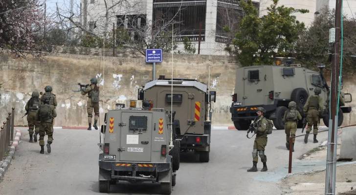 عناصر من جيش الاحتلال يعتدون على مناطق في الضفة _ أرشيفية