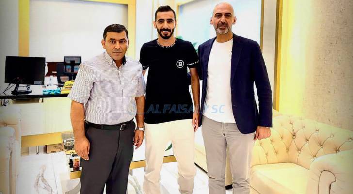 من توقيع عقود اللاعب أحمد العرسان مع النادي الفيصلي