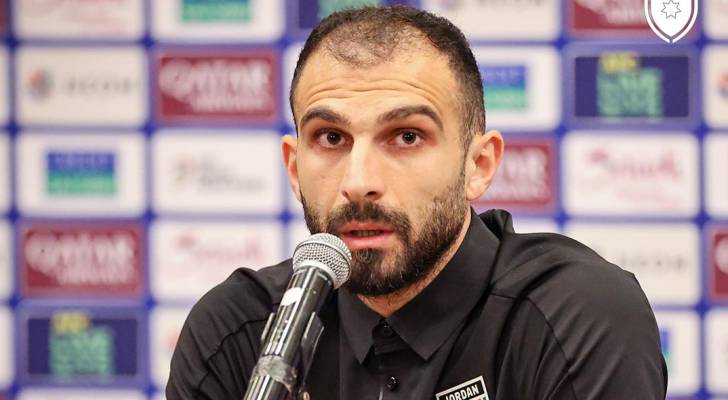 كابتن المنتخب الوطني احسان حداد خلال المؤتمر الصحفي الخاص بمباراة الأردن والكويت