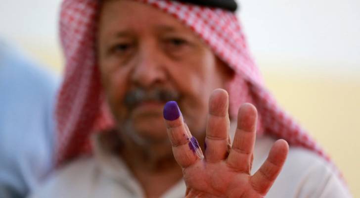اصبع شخص قام بالإدلاء بصوته خلال الانتخابات النيابية