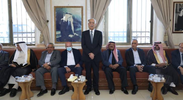 مندوبا عن الملك وولي العهد.. العيسوي يعزي بوفاة عشيرتي الفايز وآل ياخول