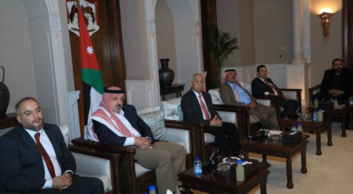 رئيس الديوان الملكي يلتقي وفدا من شباب عشيرة الدباس