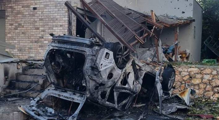 سقوط صواريخ على مركبات ومنازل في حيفا المحتلة