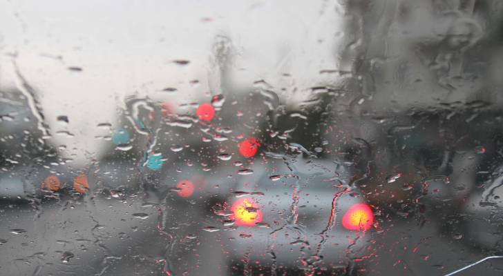 هطول الأمطار في شوارع العاصمة عمان "أرشيفية"