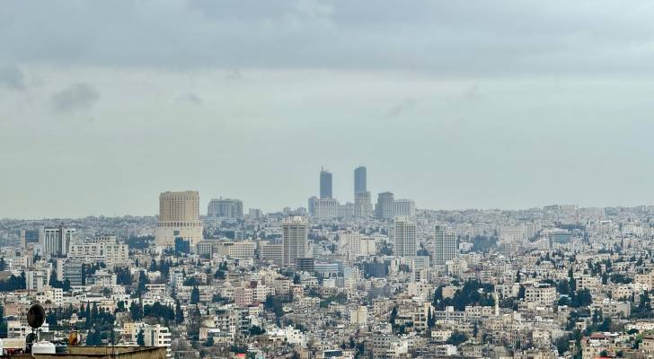 درجات حرارة في بداية العشرينات مع ازدياد برودة الأجواء ليلا في الأردن