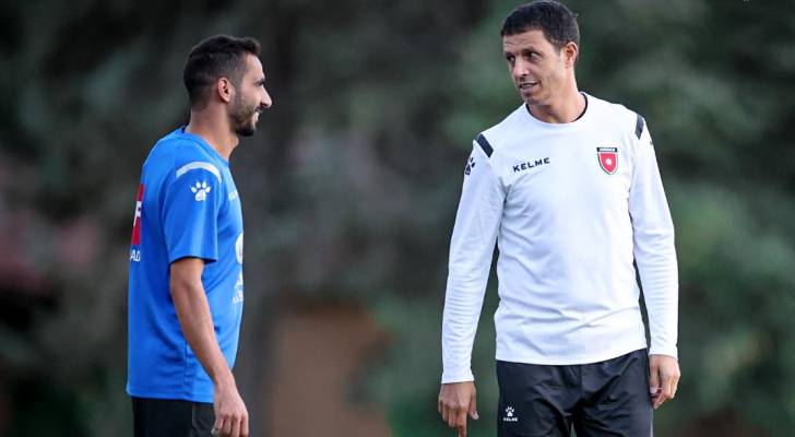 المدرب جمال سلامي واللاعب أحمد العرسان من تدريبات المنتخب الوطني