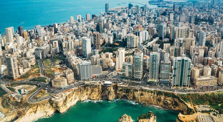 إخلاء مبنى في بيروت يضم مكتب قناة الجزيرة ومكاتب سفارتين بعد تلقي إنذارات