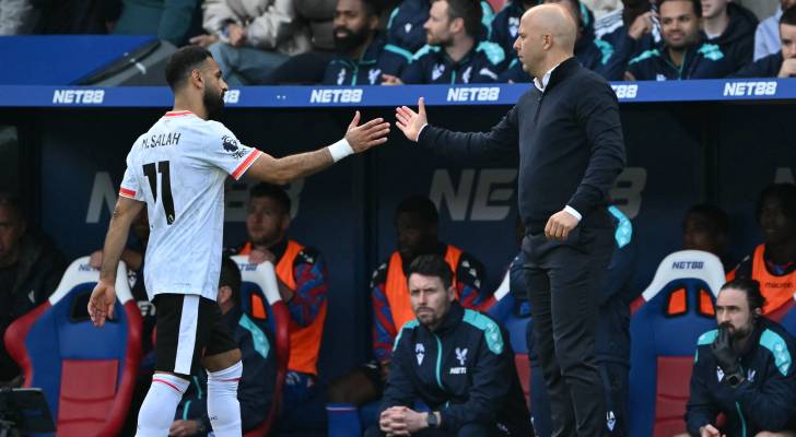 محمد صلاح ومدرب فريقه