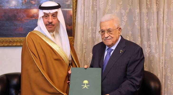 عباس يتسلم دعوة للمشاركة في قمة المتابعة العربية الإسلامية المشتركة