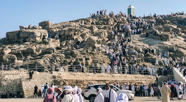 أداء فريضة الحج والعمرة