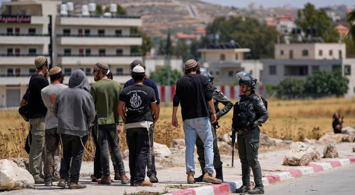 مستوطنون يهاجمون قرى فلسطينية - أرشيفية