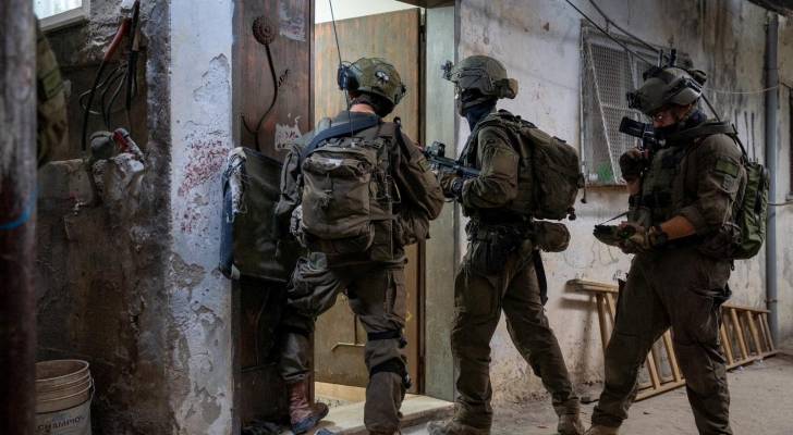 قوات الاحتلال تقتحم منزلا في الضفة الغربية - أرشيفية