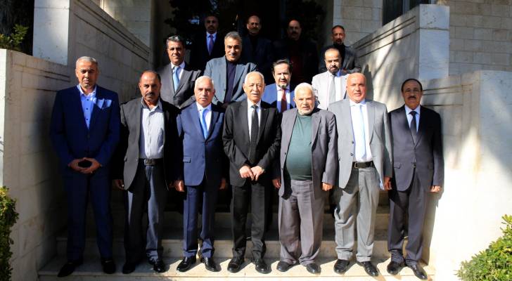 رئيس الديوان الملكي يوسف العيسوي، خلال لقائه أعضاء مؤسسة إعمار الجيزة
