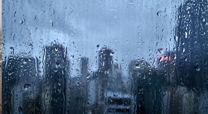 تساقط الامطار