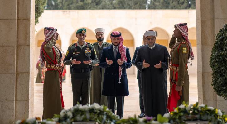 ولي العهد يزور ضريح الملك الحسين