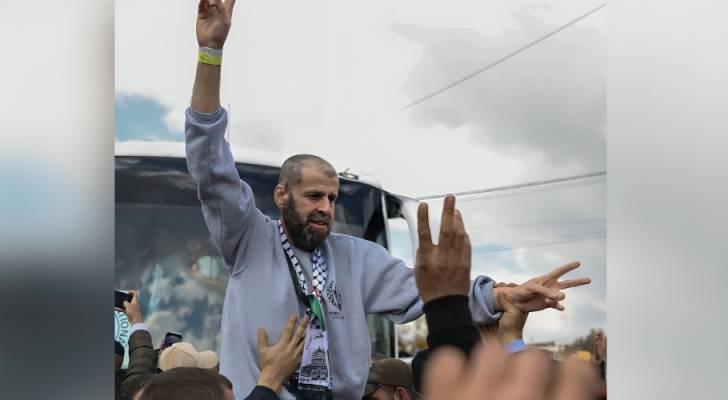 أحد الأسرى الذي أفرج عنهم من سجون الاحتلال
