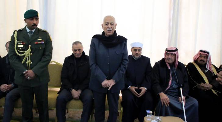 العيسوي يقدم واجب العزاء