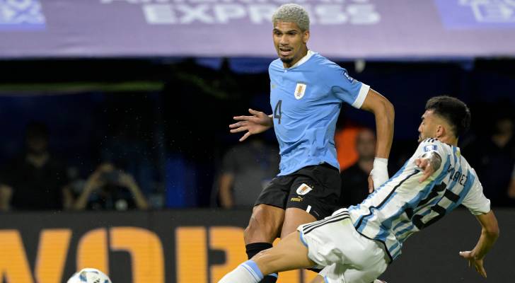 رونالد أراوخو من مباراة لمنتخب بلاده أمام الأرجنتين