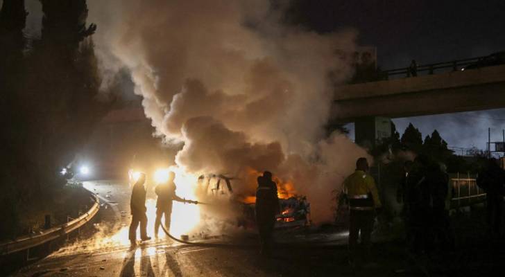 إحراق آلية لـ"اليونيفيل" خلال احتجاج في بيروت