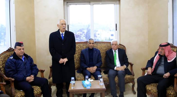 العيسوي ينقل تعازي الملك وولي العهد لعشيرتي الجغبير والدباس
