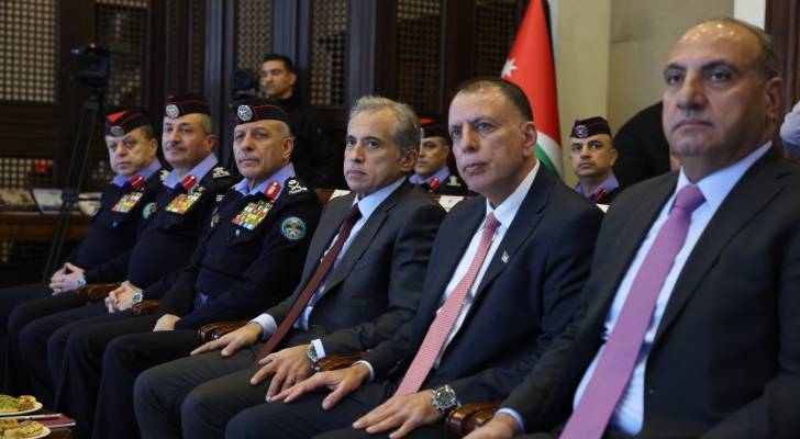 رئيس الوزراء يزور مديرية الأمن العام ويطلع على أبرز التوجهات والخطط المستقبلية للمديرية- فيديو