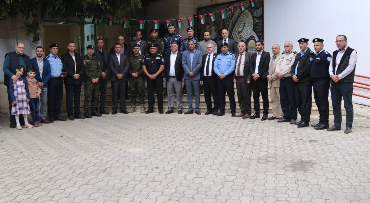 محافظ وقادة الأجهزة الأمنية في مدينة نابلس يزورون المستشفى الميداني الأردني نابلس/6