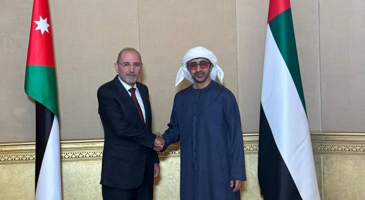 الصفدي ونظيره الإماراتي يبحثان سبل تعزيز العلاقات الأخوية بين البلدين الشقيقين