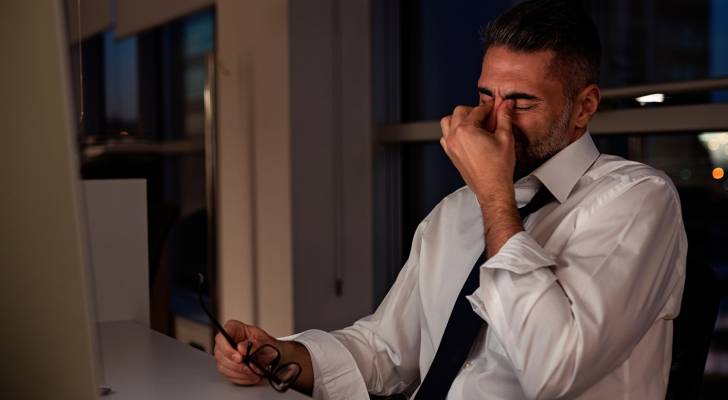 عادات صحية مهمة لتجنب الإصابة بأمراض القلب والسكتات الدماغية بسبب الدوام الليلي