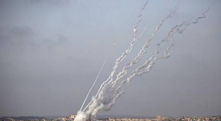 رشقة صاروحخية "أرشيفية"