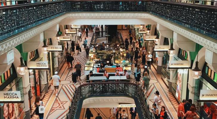 نشطاء على تيك توك يكشفون تصنيع المنتجات الفاخرة في الصين.. فيديو