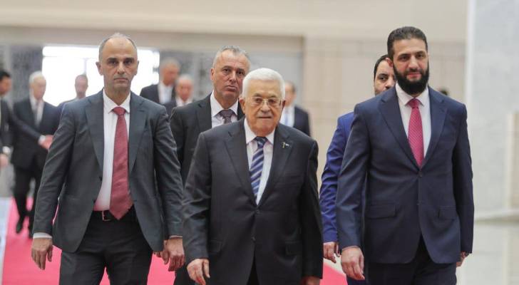 الرئيس السوري أحمد الشرع يستقبل نظيره الفلسطيني في قصر الشعب - فيديو