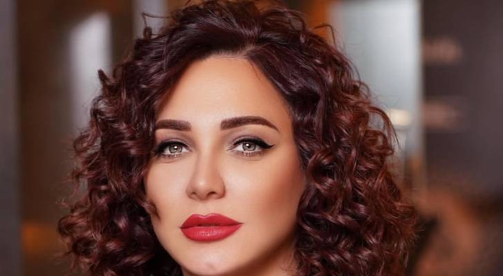 سلاف فواخرجي ترد على شائعة زواجها من بشار الأسد: "عملناها عالضيق"