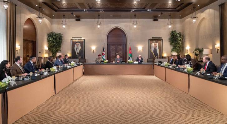 الملك يستقبل وفدا من مساعدي أعضاء الكونغرس الأمريكي