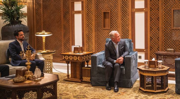 الملك يعود إلى أرض الوطن بعد زيارة عمل إلى السعودية