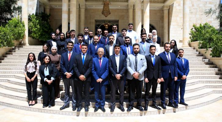 العيسوي يلتقي وفدا شبابيا من مدينة السلط