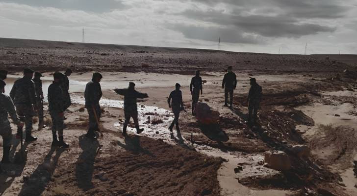 الأجهزة الأمنية في موقع تشكل سيول "أرشيفية"