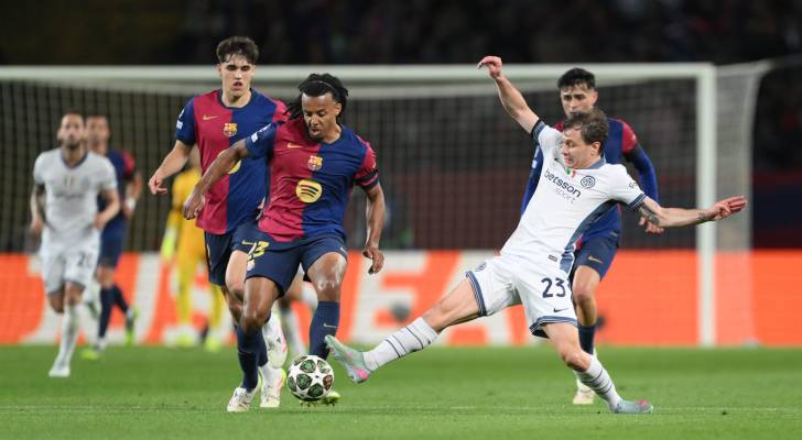 جويل كوندي يغيب عن برشلونة بسبب الإصابة
