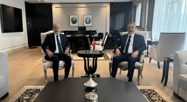 الصفدي يعقد محادثات ثنائية مع وزير الخارجية التركي هاكان فيدان في أنقرة