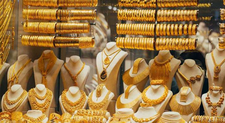 انخفاض أسعار الذهب نصف دينار في الأردن الأربعاء