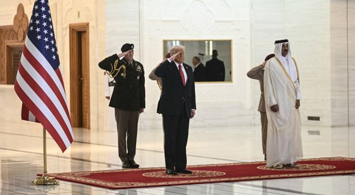 أمير قطر يستقبل الرئيس الأمريكي ترمب في الديوان الأميري