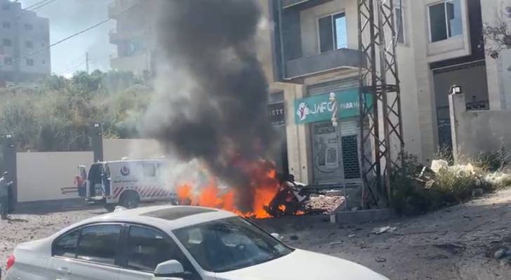 شهيد في غارة لطيران الاحتلال على سيارة في بلدة عين بعال جنوب لبنان