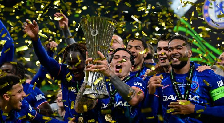 تشلسي يتوج بلقب دوري المؤتمر الأوروبي بعد اكتساحه ريال بيتيس الإسباني برباعية