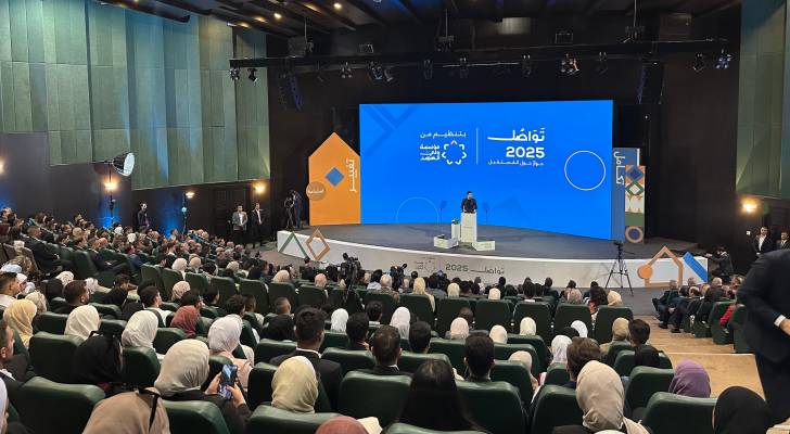سمو ولي العهد الامير الحسين بن عبدالله الثاني خلال إلقاء كلمته في منتدى تواصل 2025