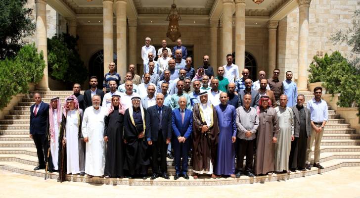 العيسوي خلال لقائه وفد عشيرة أبو ناموس