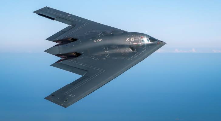 قاذفات B-2
