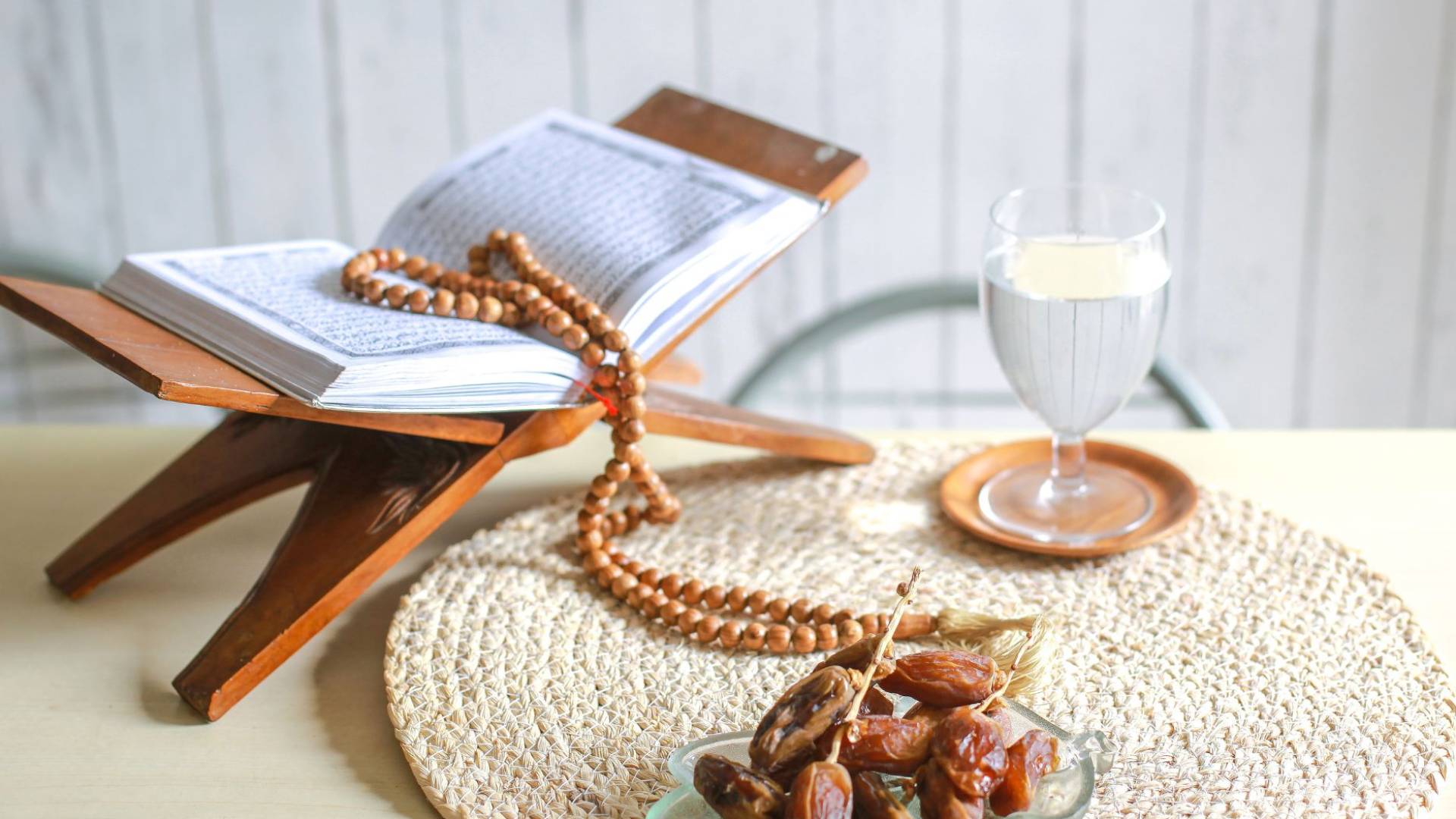 حكم الأكل أو الشرب ناسيا في صيام عاشوراء