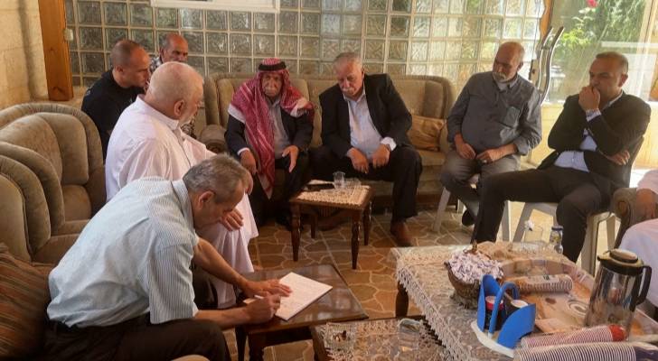 بعد مزاعم الإعلام العبري بشأن تأسيس "إمارة الخليل".. عشيرة الجعبري تصدر بيانا وتتبرأ من صاحب المبادرة