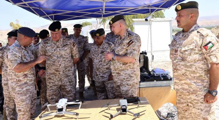 اللواء الركن الحنيطي يتفقد واجهة المنطقة العسكرية الشمالية