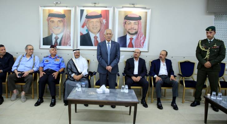 العيسوي ينقل تعازي الملك وولي العهد إلى عشيرة العلاوي