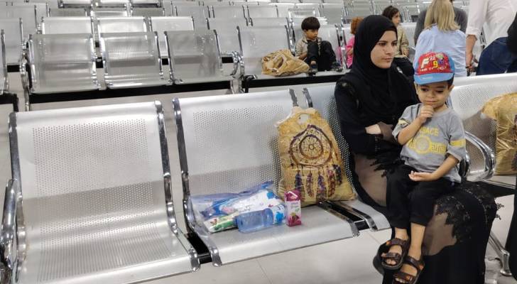 فلسطينية قادمة من غزة لعلاج ابنها في الأردن